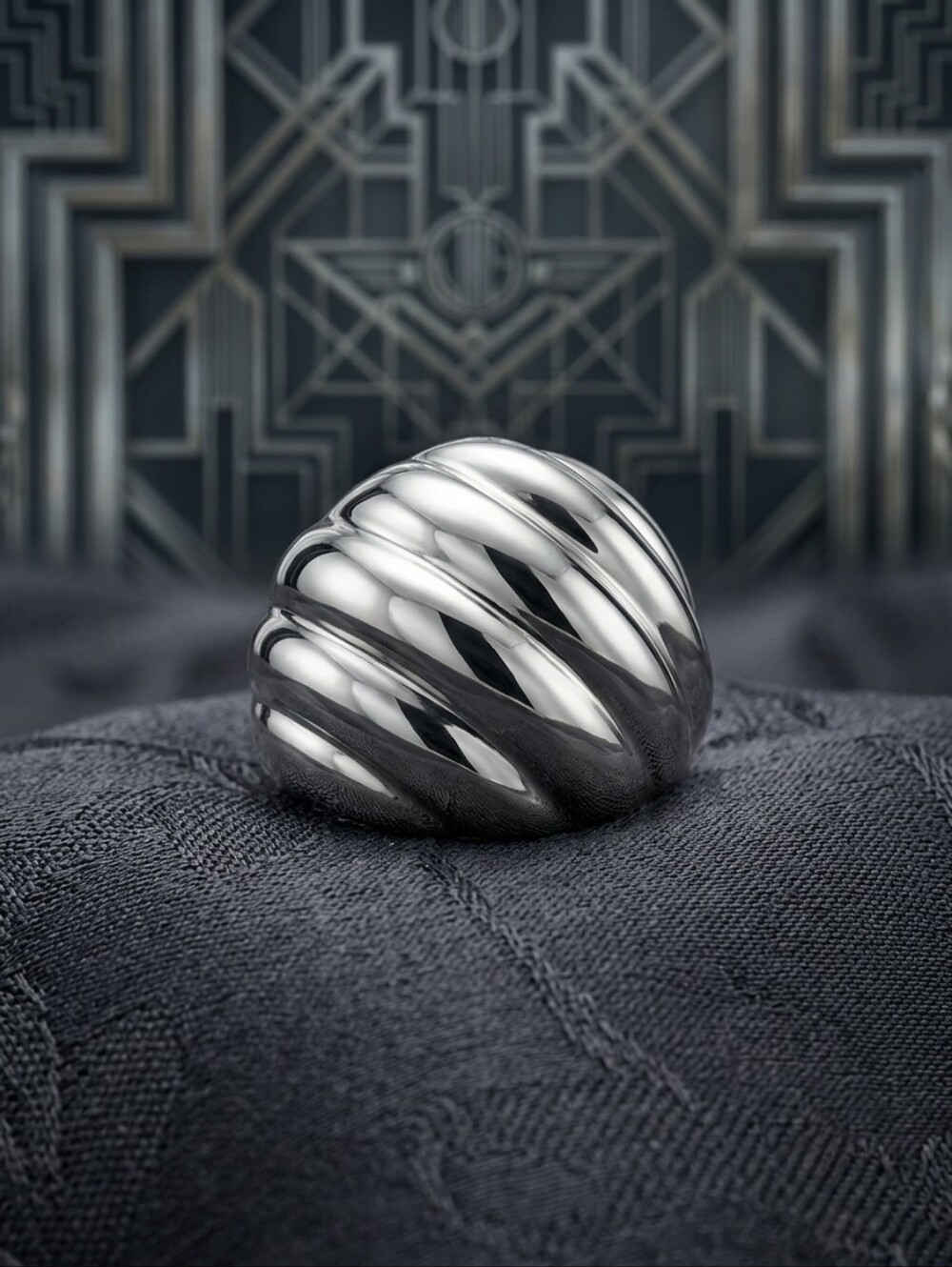 White Bronze Twisted Ribbed Dome Ring Bronzo Italia Minimalist Classic Retro